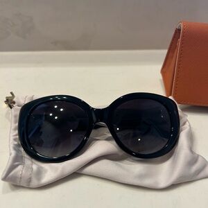 Tory Burch Sunglasses 7115